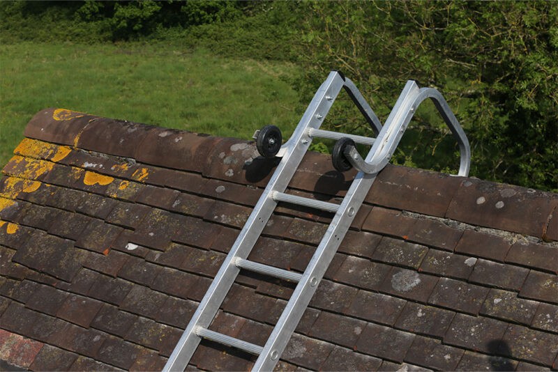 How to Use a Roof Ladder at Work