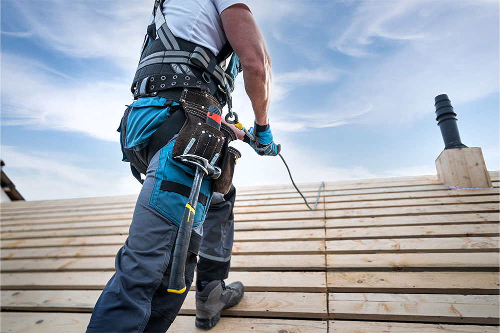 how to use a safety harness on a roof