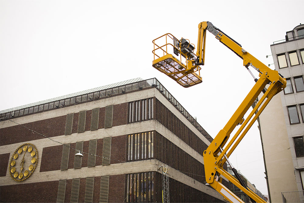 which mewps need workers to wear safety harness